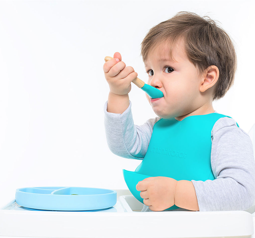 Minikoioi-Silicone-Flexi-Bib-Roll-Up-Food-Catcher-Food-Grade-Silicone-Size-Adjustable-Waterproof-Silicone-Baby-Feeding-Bib